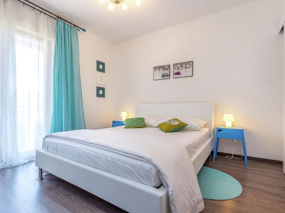 Modern In With Balcony Apartman